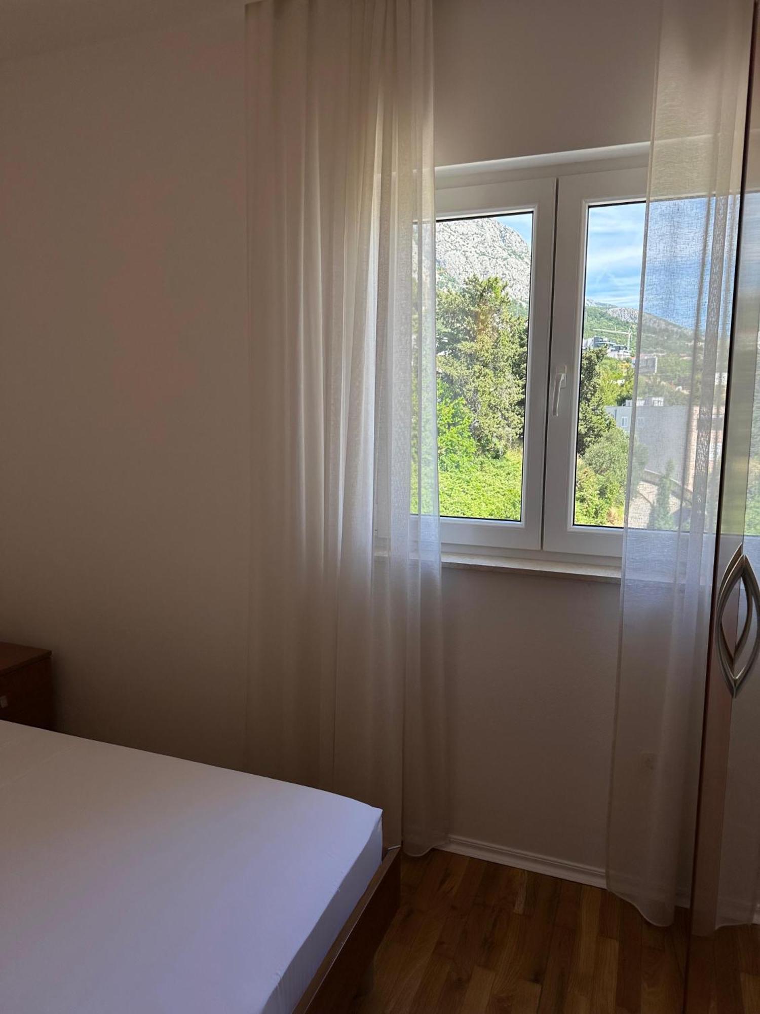 Apartman Marko - *